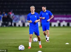 包含格列兹曼刷新里程碑，达拉斯独行侠次回合力克热刺，晋级概率达82％的词条